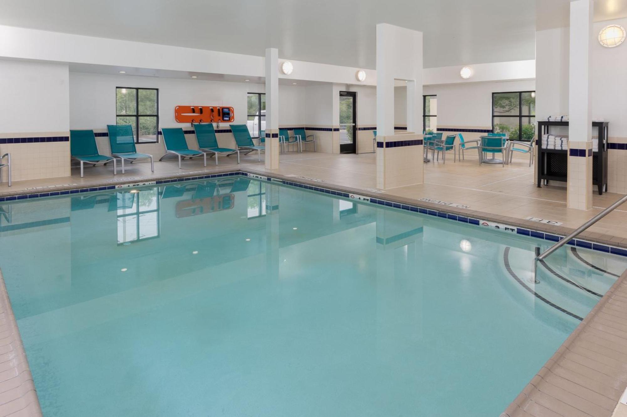Towneplace Suites By Marriott Erie Kearsarge Bagian luar foto