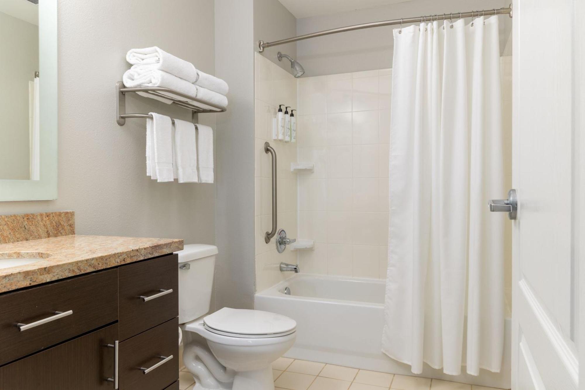 Towneplace Suites By Marriott Erie Kearsarge Bagian luar foto