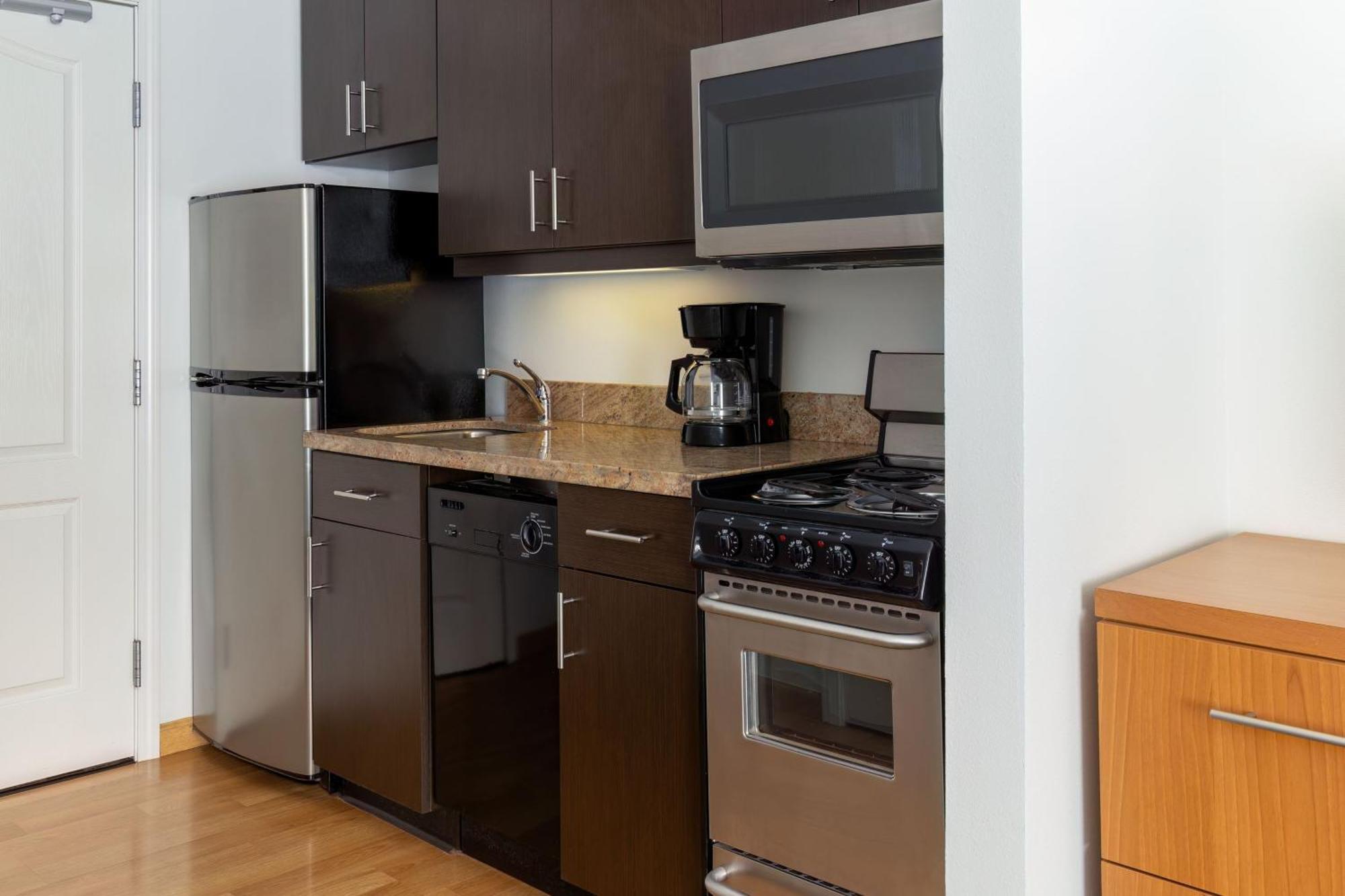 Towneplace Suites By Marriott Erie Kearsarge Bagian luar foto