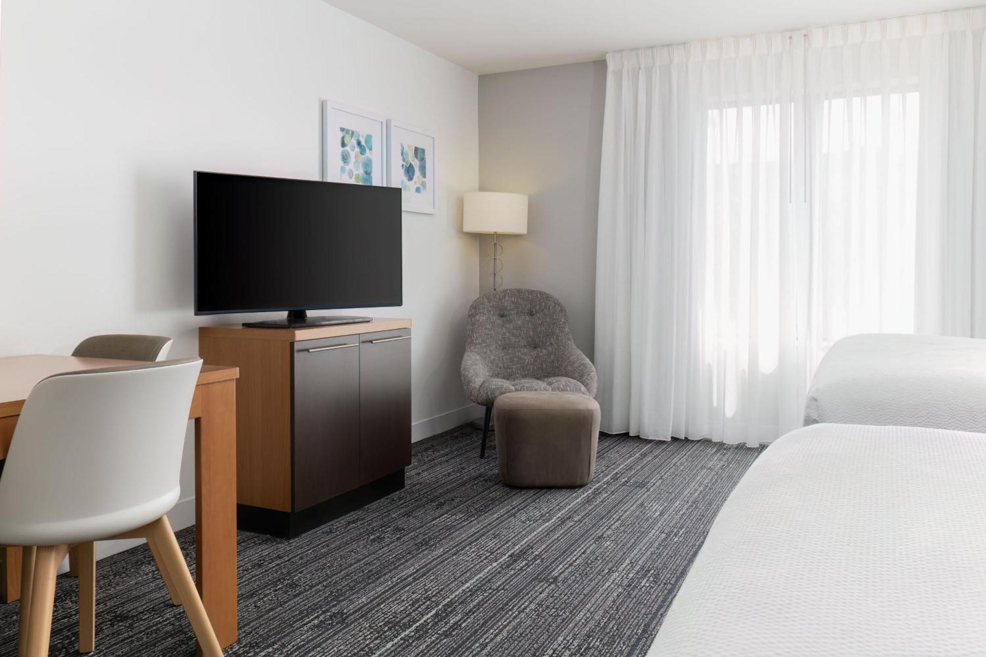 Towneplace Suites By Marriott Erie Kearsarge Bagian luar foto