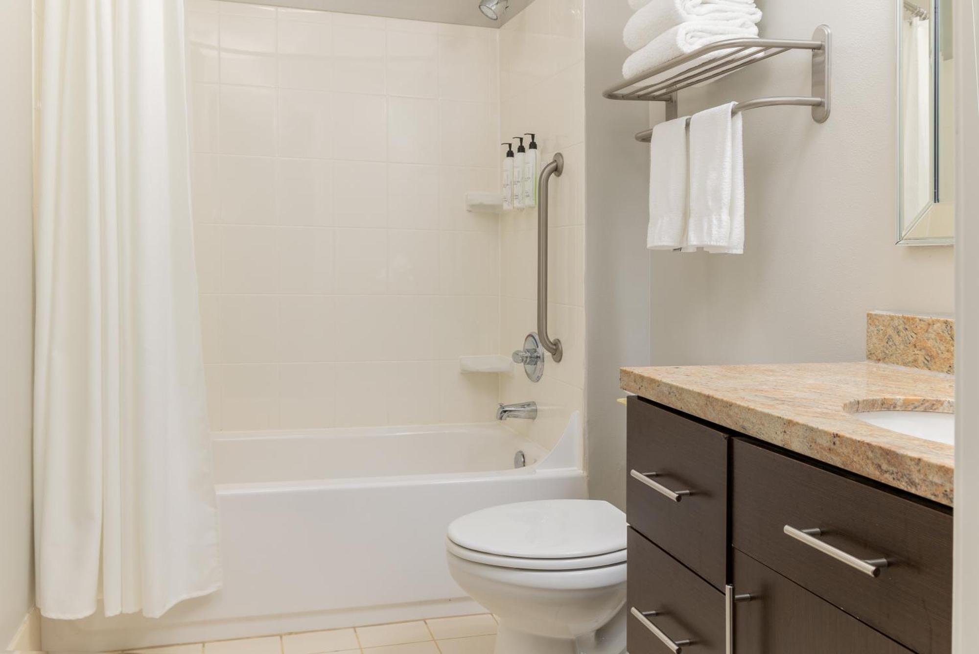 Towneplace Suites By Marriott Erie Kearsarge Bagian luar foto