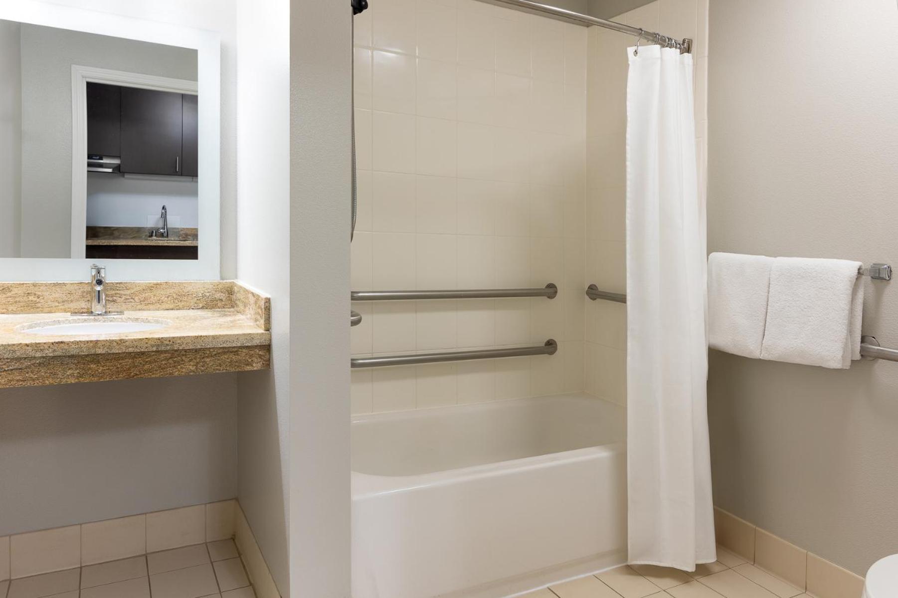 Towneplace Suites By Marriott Erie Kearsarge Bagian luar foto